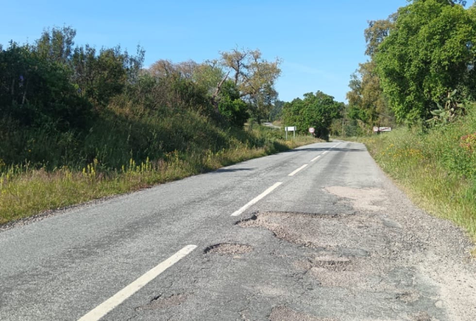 População e Câmara de Santiago exigem intervenção urgente em estrada nacional