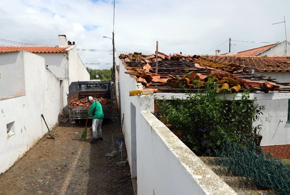 “Parecia uma bomba”. Aldeia de Porto Peles (Beja) abalada por ventos fortes