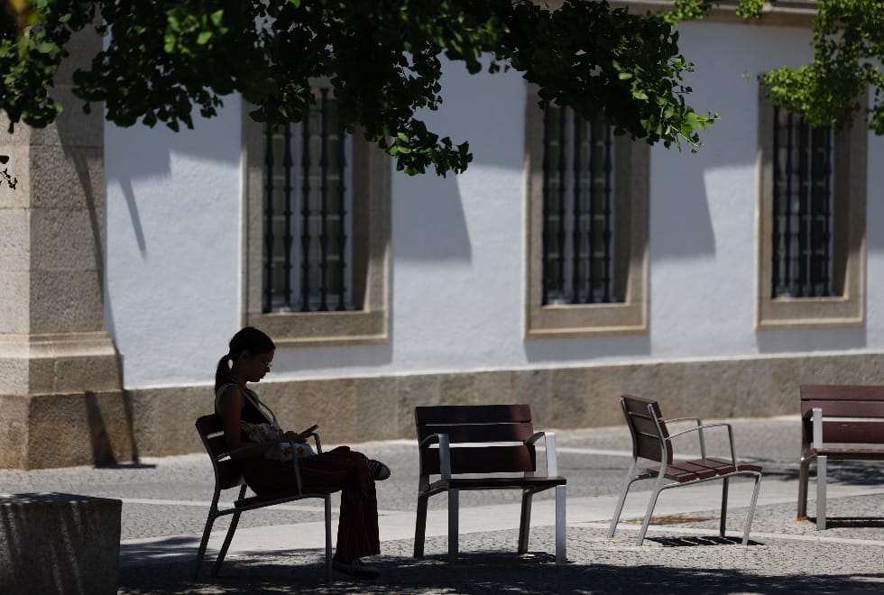 Alentejo continua em aviso vermelho, com temperaturas a rondar os 43 graus