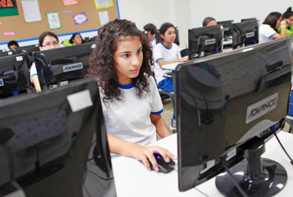 Provas finais do 9.º ano arrancam hoje em formato digital