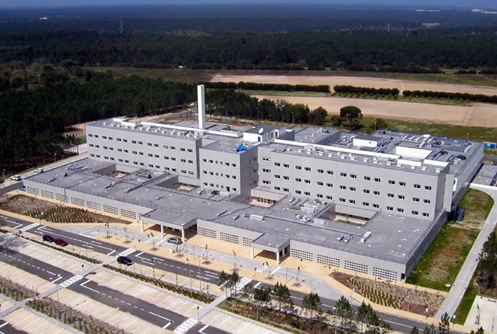Utentes contra atraso em obra que bloqueia acesso ao Hospital do Litoral Alentejano